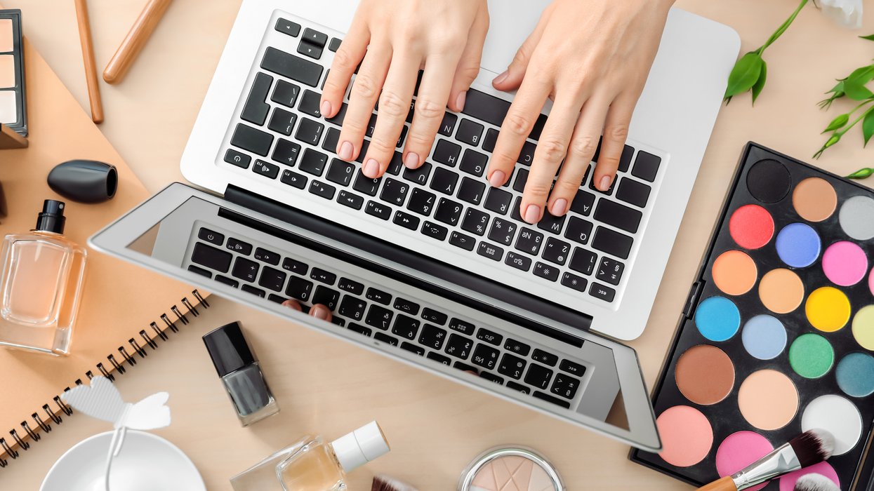 What Does Choosing and Applying Eyeshadow Teach us About Coding?